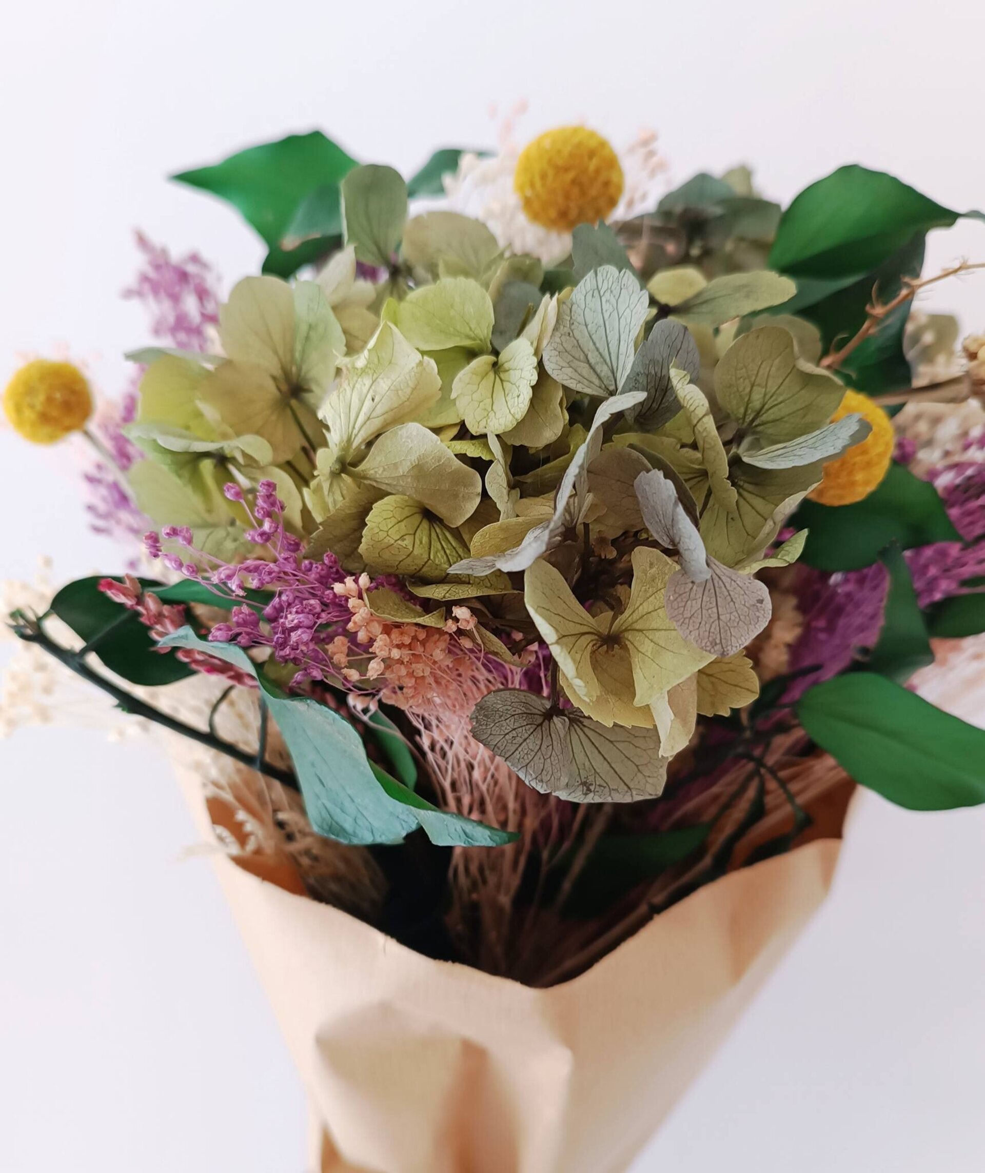 Ramo de flores preservadas verde y morado - 2