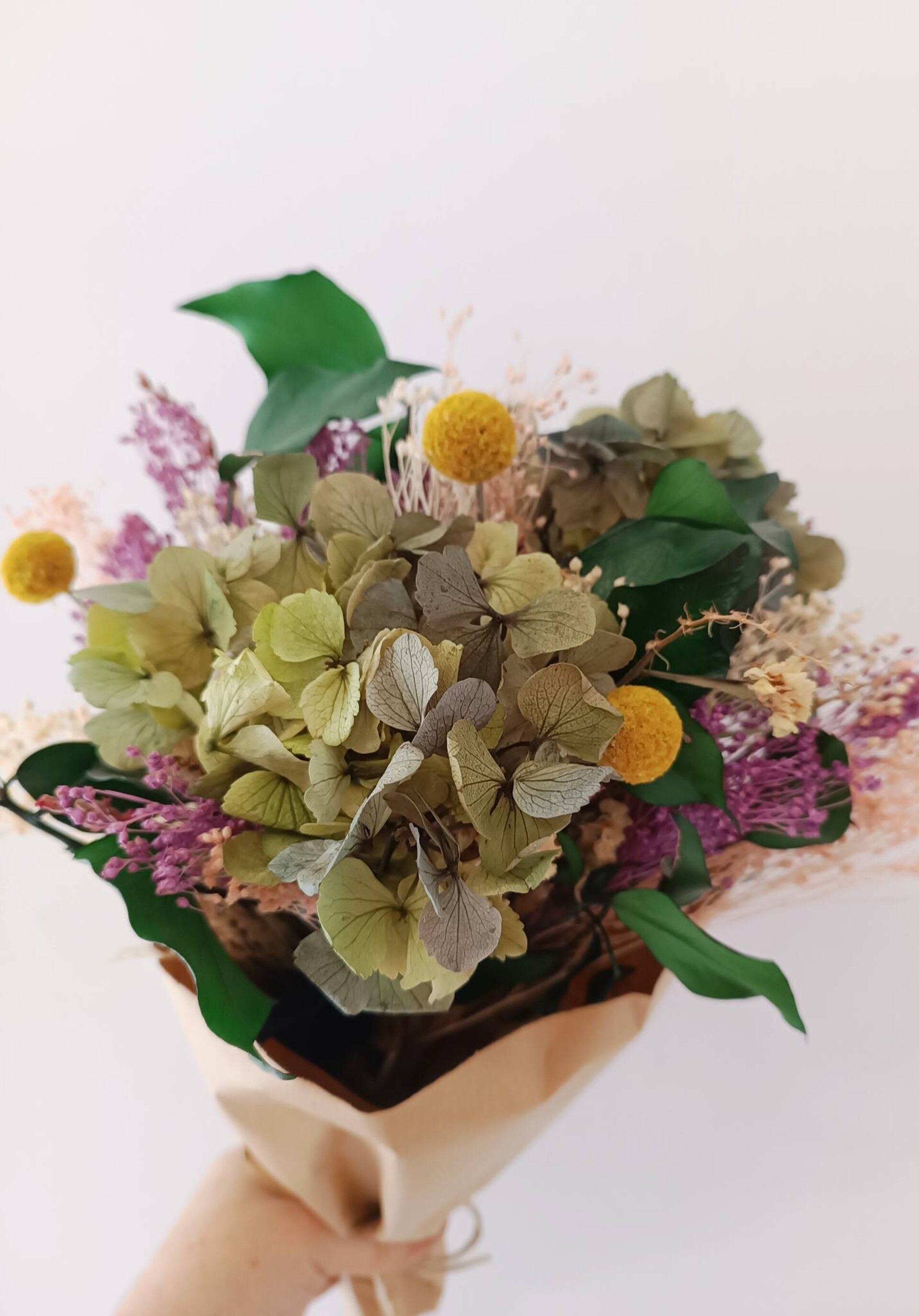 Ramo de flores preservadas verde y morado - 3