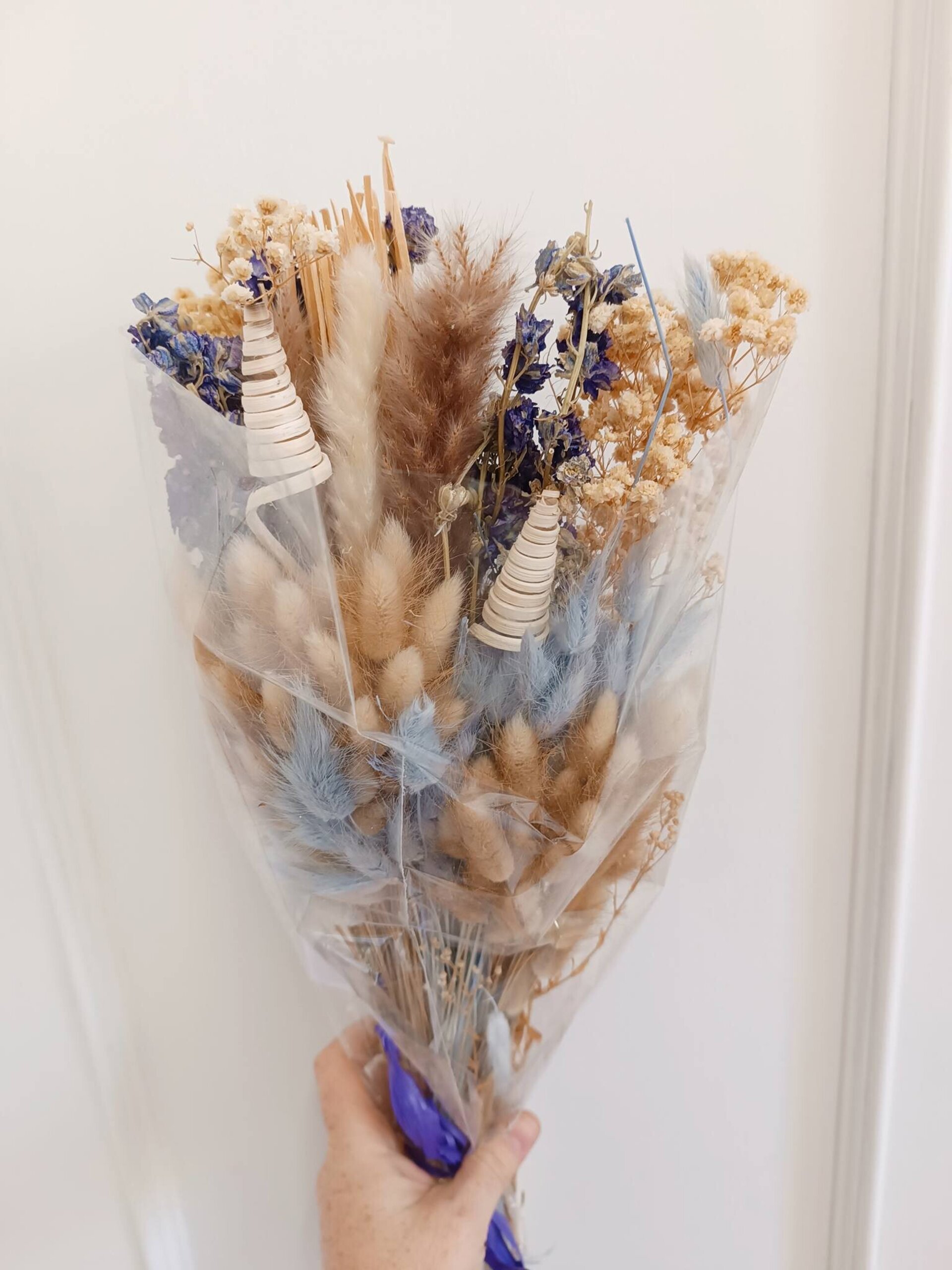 Ramo de flor seca beige y azul - 1