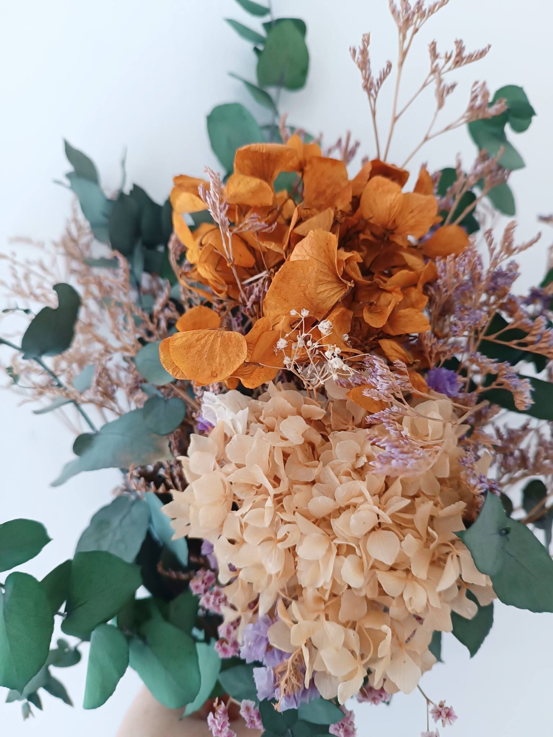 Ramo de flores preservadas naranja y crema - 2